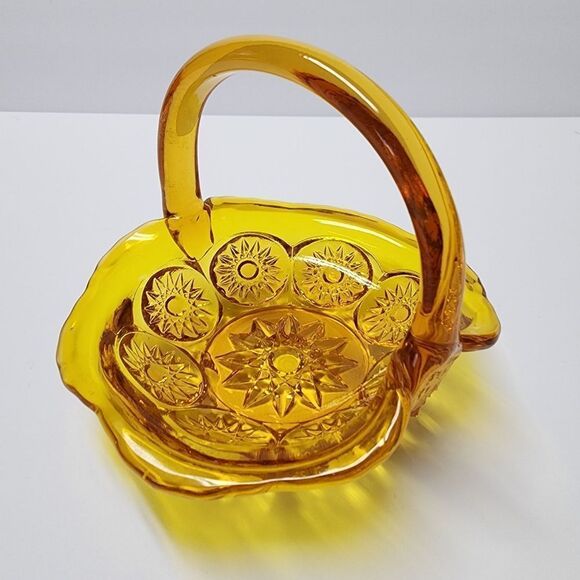 Vintage Indiana Glass Gold Starburst Pattern Small Basket - Picture 1 of 8